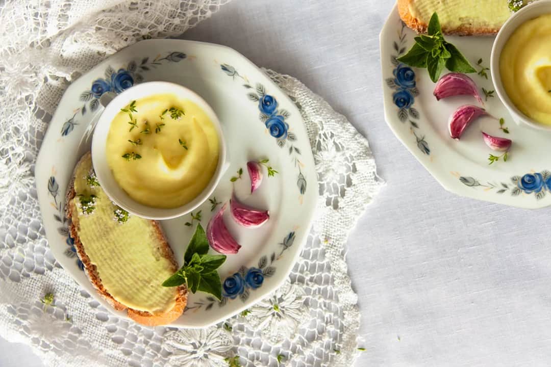 Jak zrobić masło wegańskie w prosty sposób - przepisy i porady