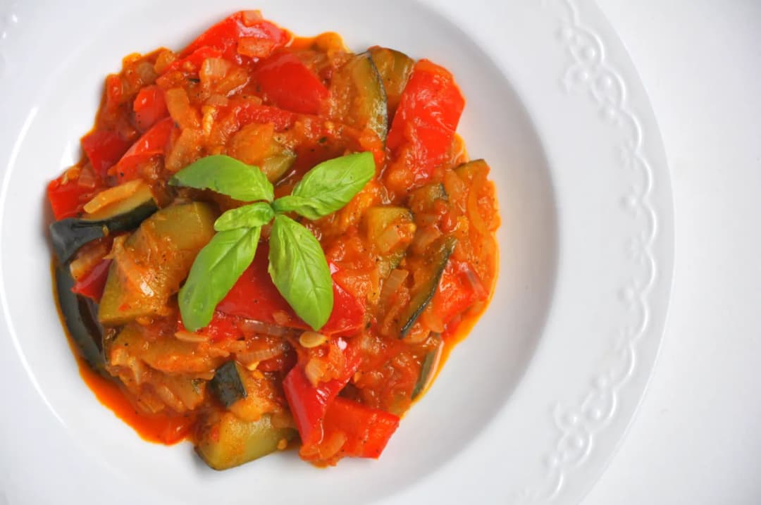 Czy leczo jest dietetyczne? Odkryj zdrowe przepisy i tajemnice przygotowania