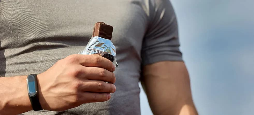 Czy batony proteinowe tuczą? Odkryj prawdę o ich kaloriach