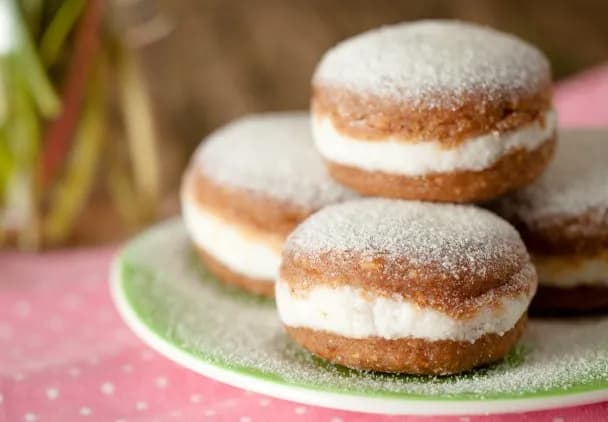 Czy pączki są wegańskie? Odkryj prawdę o składnikach i alternatywach