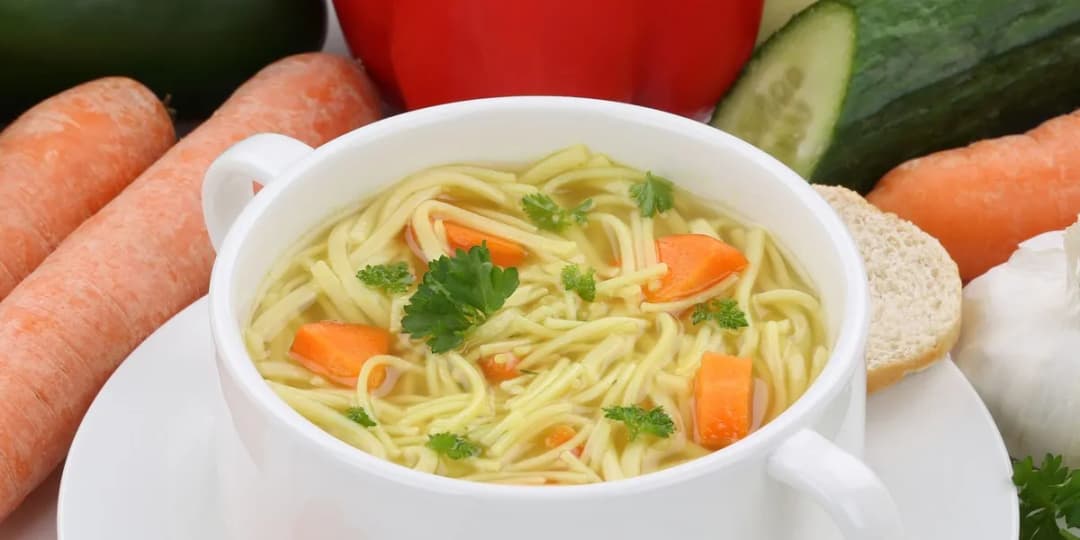 Jak zrobić rosół wegetariański, który zaskoczy smakiem i aromatem