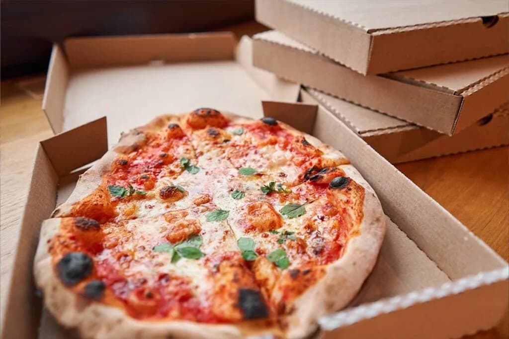 Ile kalorii ma pizza wegetariańska? Zaskakujące różnice w kaloryczności