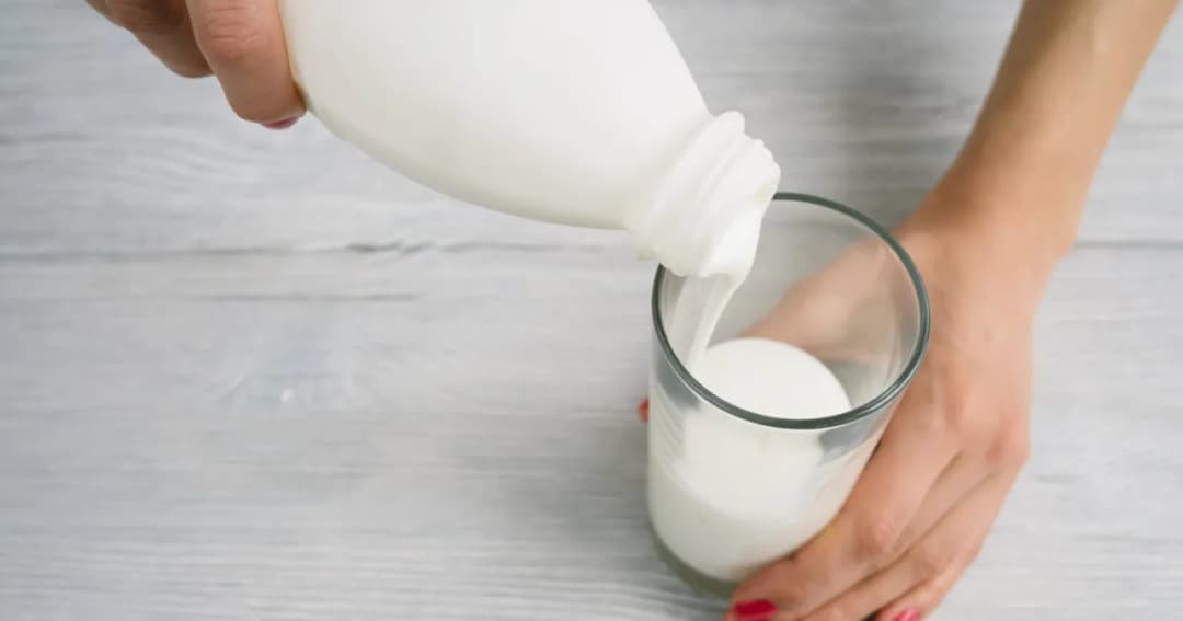 Czy mleko bez laktozy jest wegańskie? Odkryj prawdę o składzie