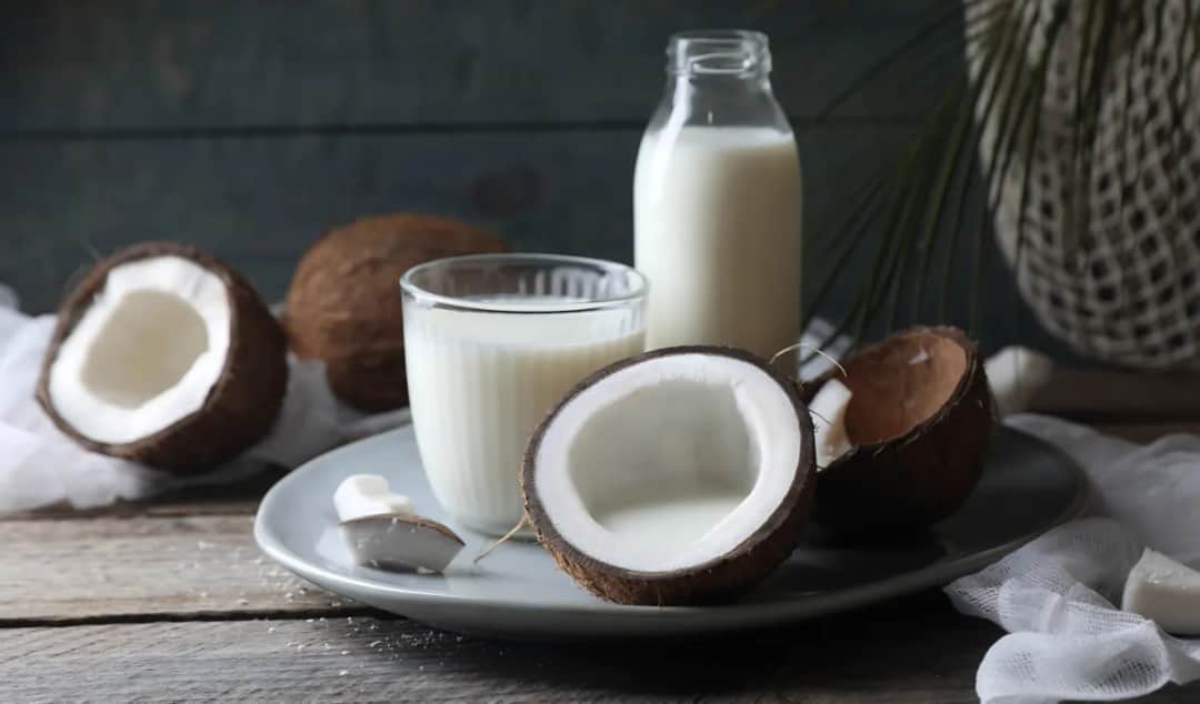 Czy mleko kokosowe jest dietetyczne? Sprawdź, co powinieneś wiedzieć