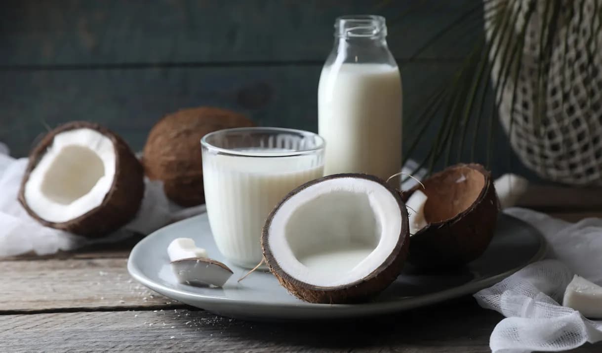 Czy mleko kokosowe jest dietetyczne? Sprawdź, co powinieneś wiedzieć