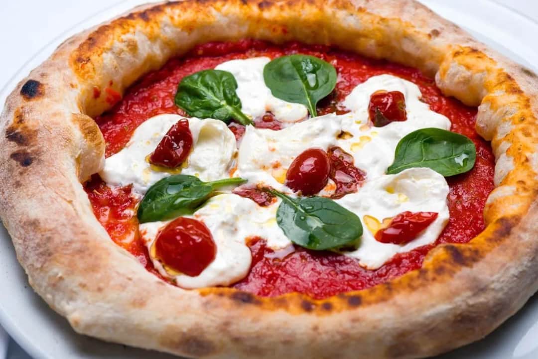 Przepis na zdrową pizzę, która zaspokoi Twoje pragnienia bez wyrzutów