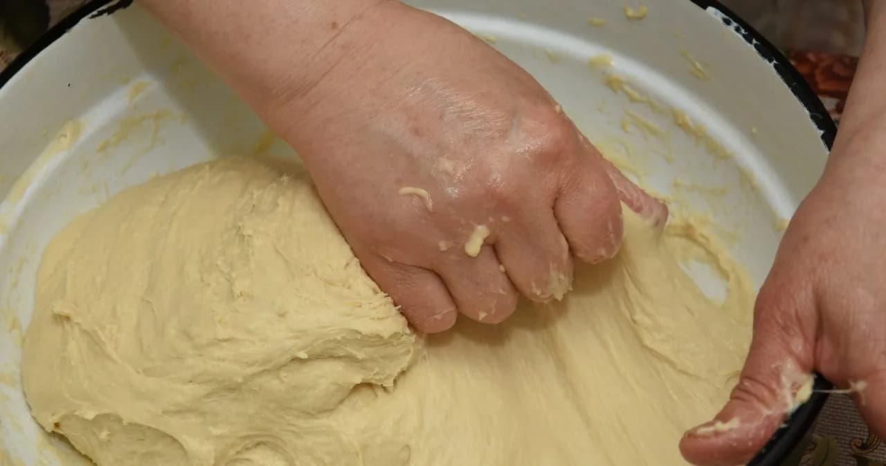 Czym zastąpić masło w cieście fit, aby obniżyć kalorie i tłuszcze?