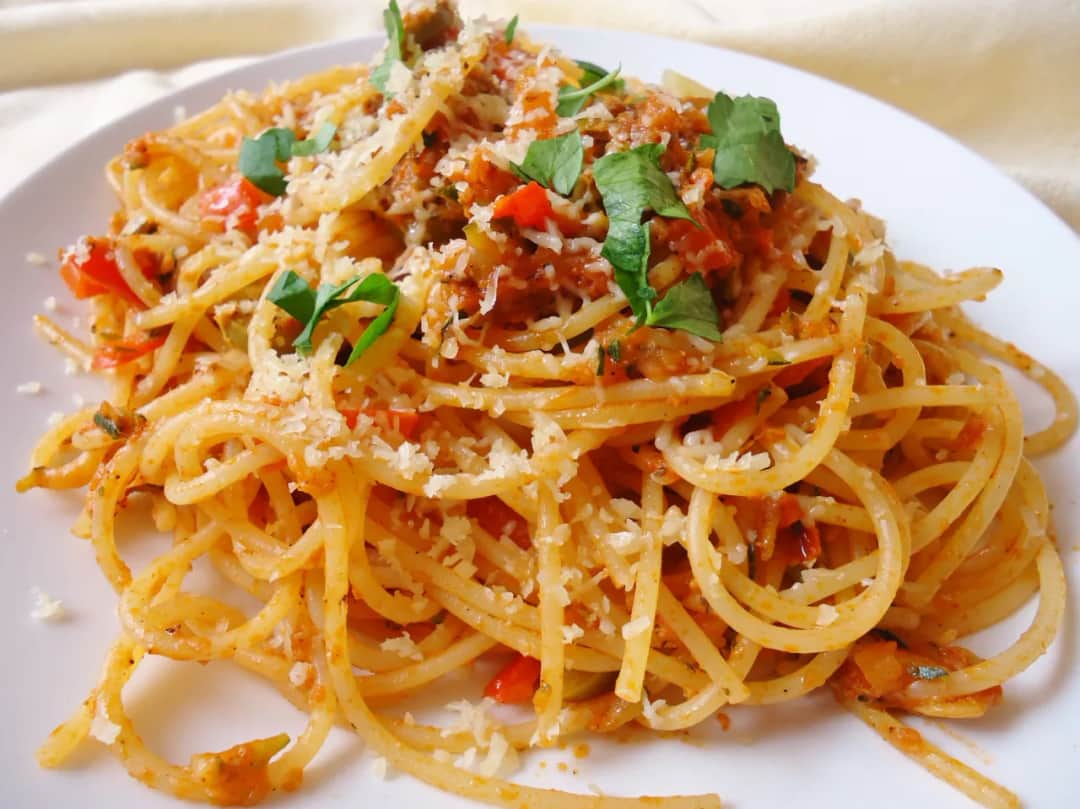 Jak zrobić wegetariańskie spaghetti, które zachwyci smakiem i zdrowiem