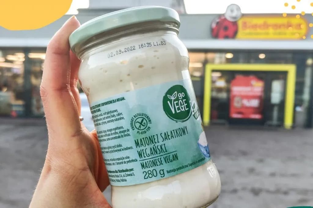 Wegański majonez z czego? Odkryj składniki, które zachwycą smakiem