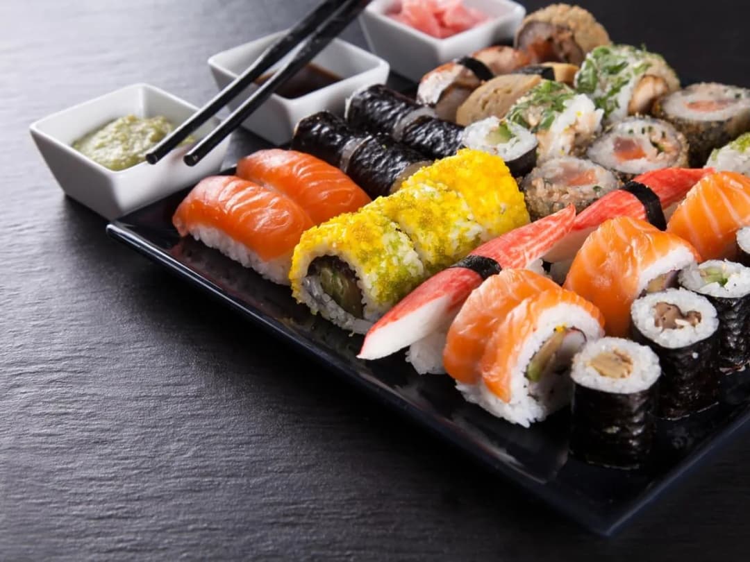 Czy sushi jest fit? Odkryj zdrowe opcje i unikaj kalorycznych pułapek